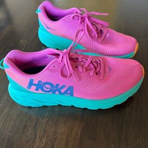 Hoka Women’s Rincon 3 Running shoe in Phlox Pink Atlantis.
